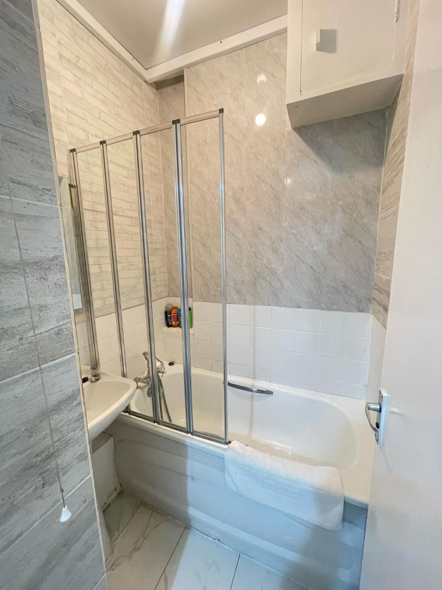 Lovely 2 Bed Flat 2 Floor Miles London Exterior foto
